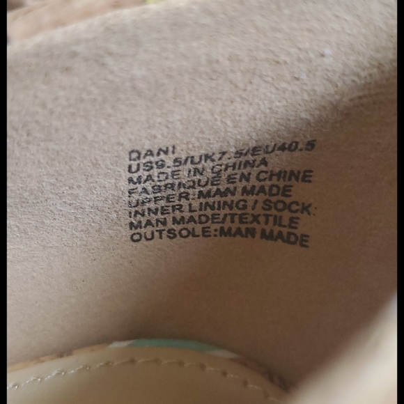 Shoe Dazzle like new cork style colored heels - Picture 8 of 9